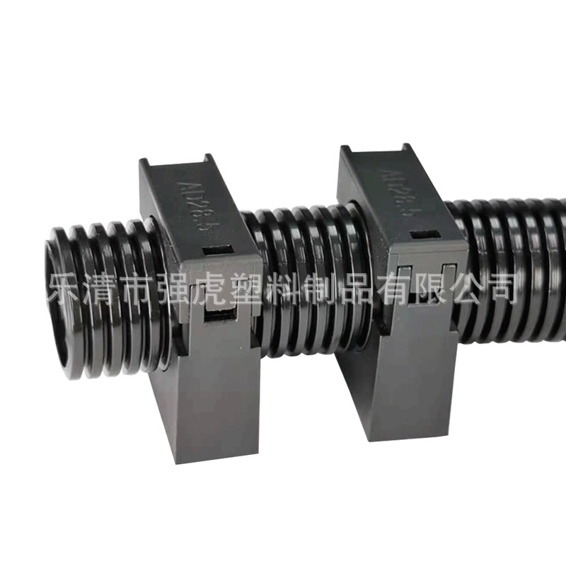 Corrugated pipe buckle